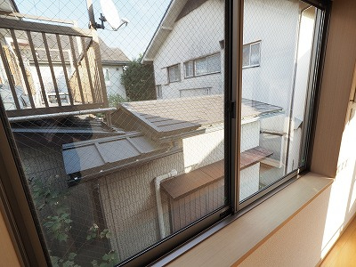 東側・窓の外の状態