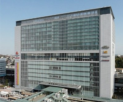 新横浜駅ビル：10分
