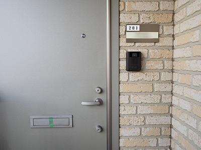 玄関ドア:二重ロック